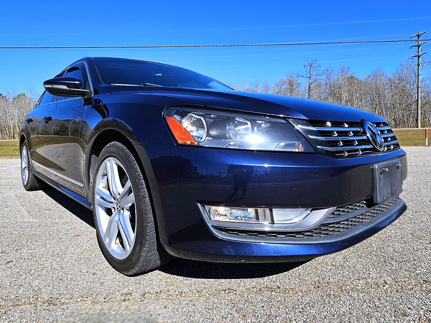 2012 Navy Blue Volkswagen Passat 2.0L TDI SE AT (1VWCN7A37CC) with an 2.0L L4 DIESEL engine, 6-Speed Automatic transmission, located at 18001 Kellogg Rd, Saucier, MS, 39574, (228) 832-1441, 39.421459, -76.641457 - Photo#23